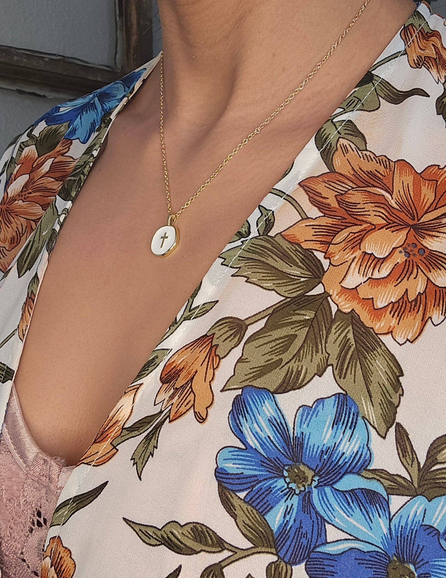 Faith Cross Enamel Necklace✨