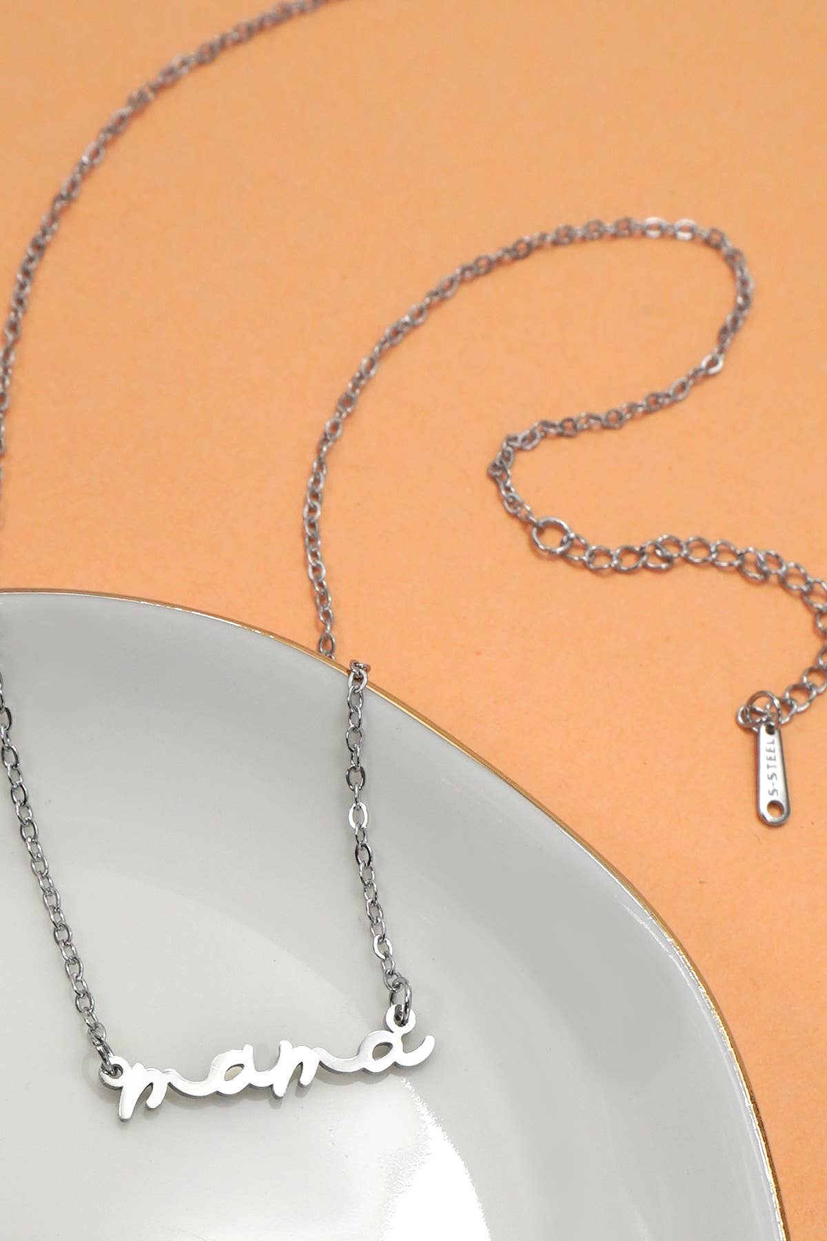 MAMA Script Necklace✨